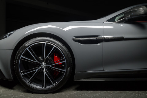 Aston Martin Vanquish Coupe China Grey Wheel