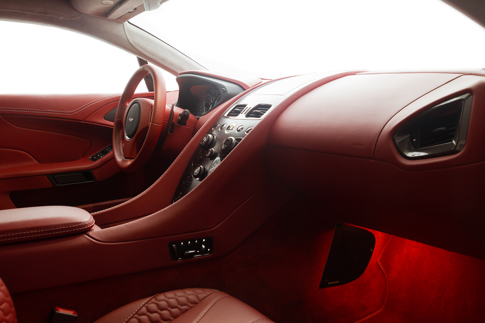 Aston Martin Vanquish Coupe China Grey Interior